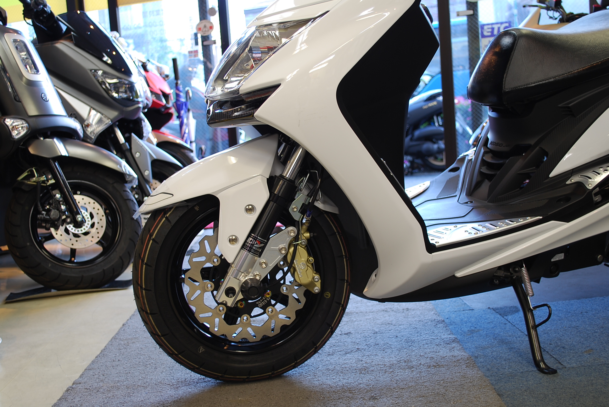 X-MAX ローダウン　シグナス改　ダンガン　ホイール 019